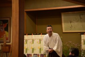 挨拶をされる大原野神社 斎藤宮司さん