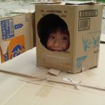 中に入れるダンボールロボです!!