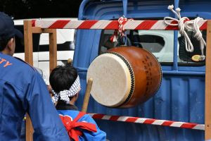 太鼓は順番です。練習の成果はどうでしょう。